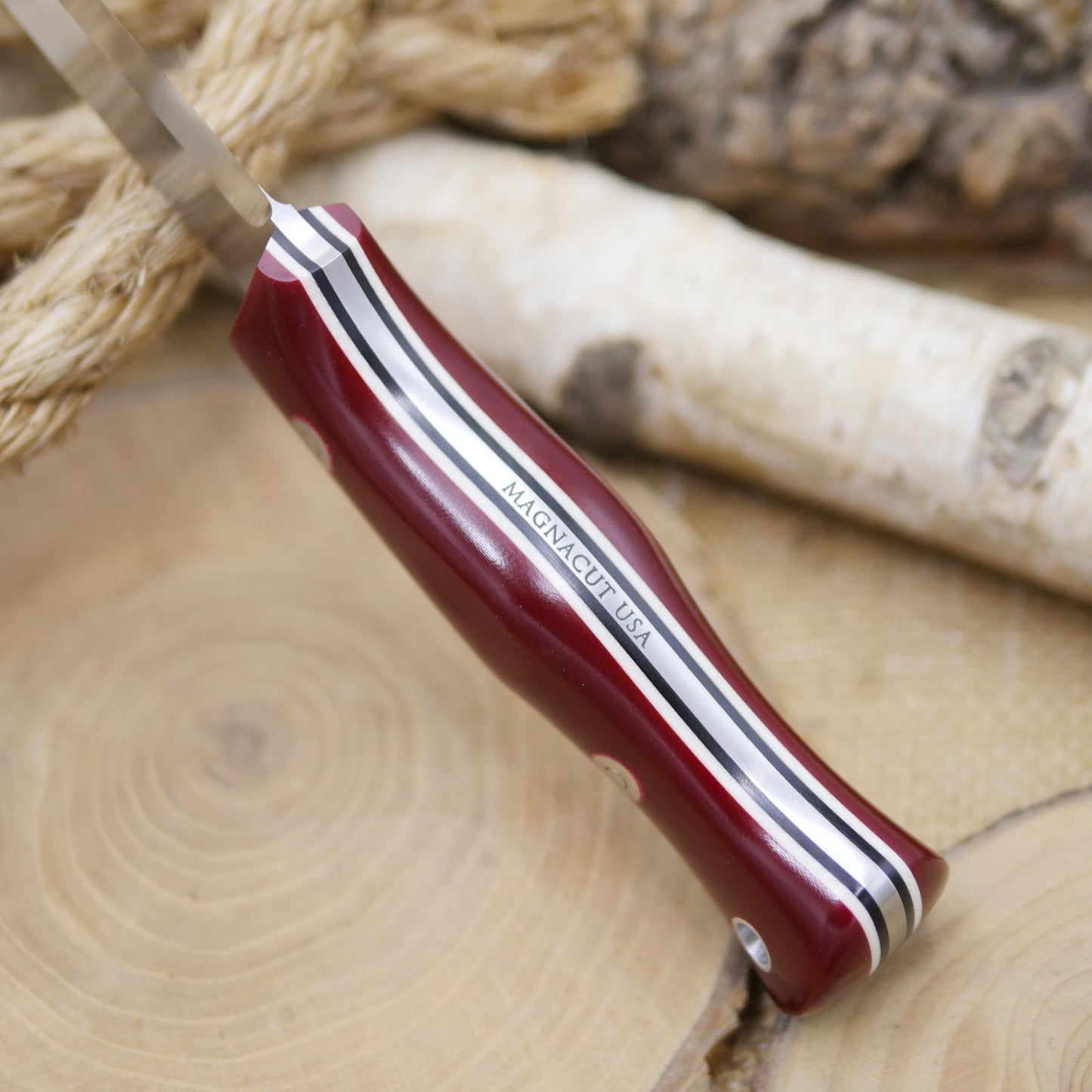Mountaineer: Magnacut, Red G10 & Double Liners