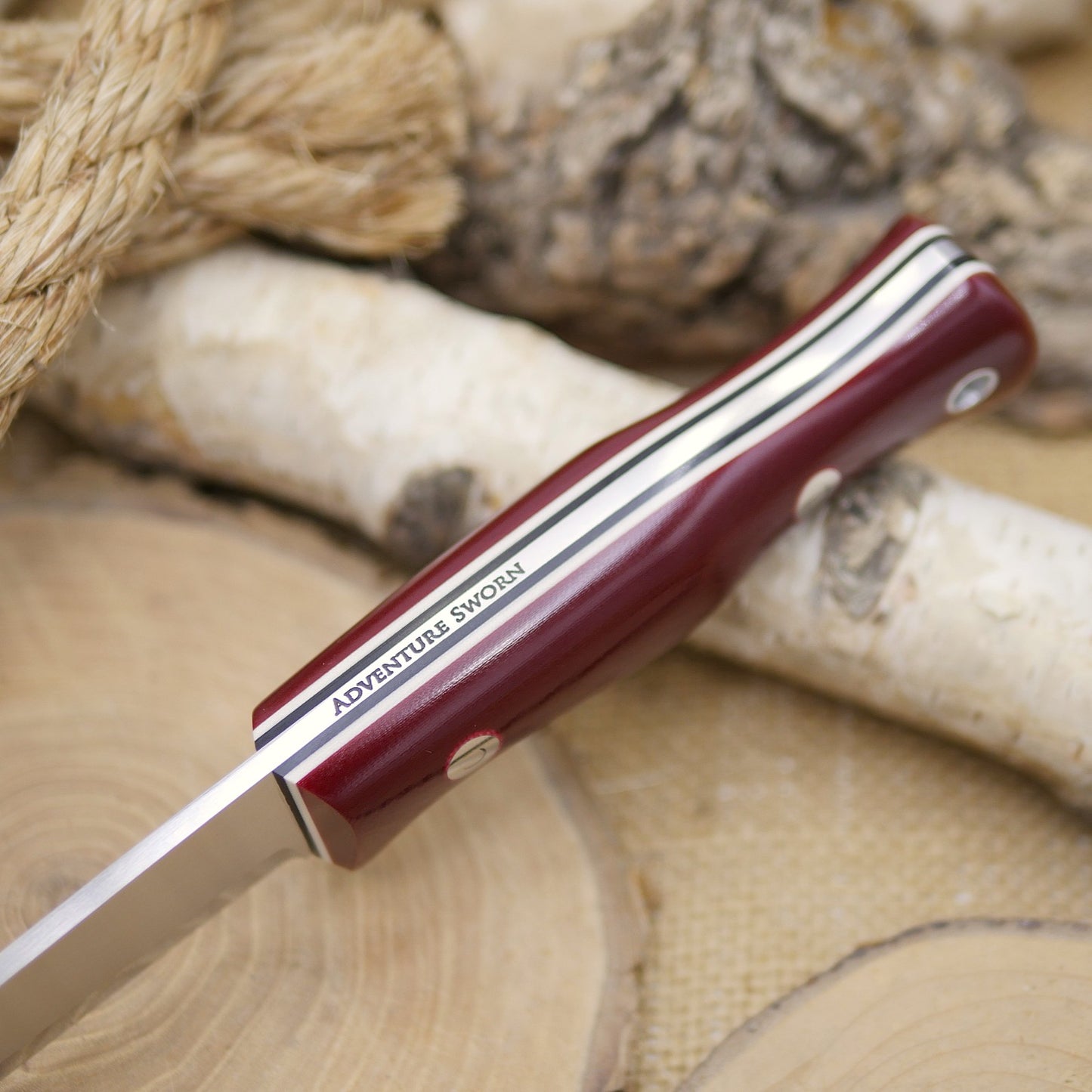 Mountaineer: Magnacut, Red G10 & Double Liners