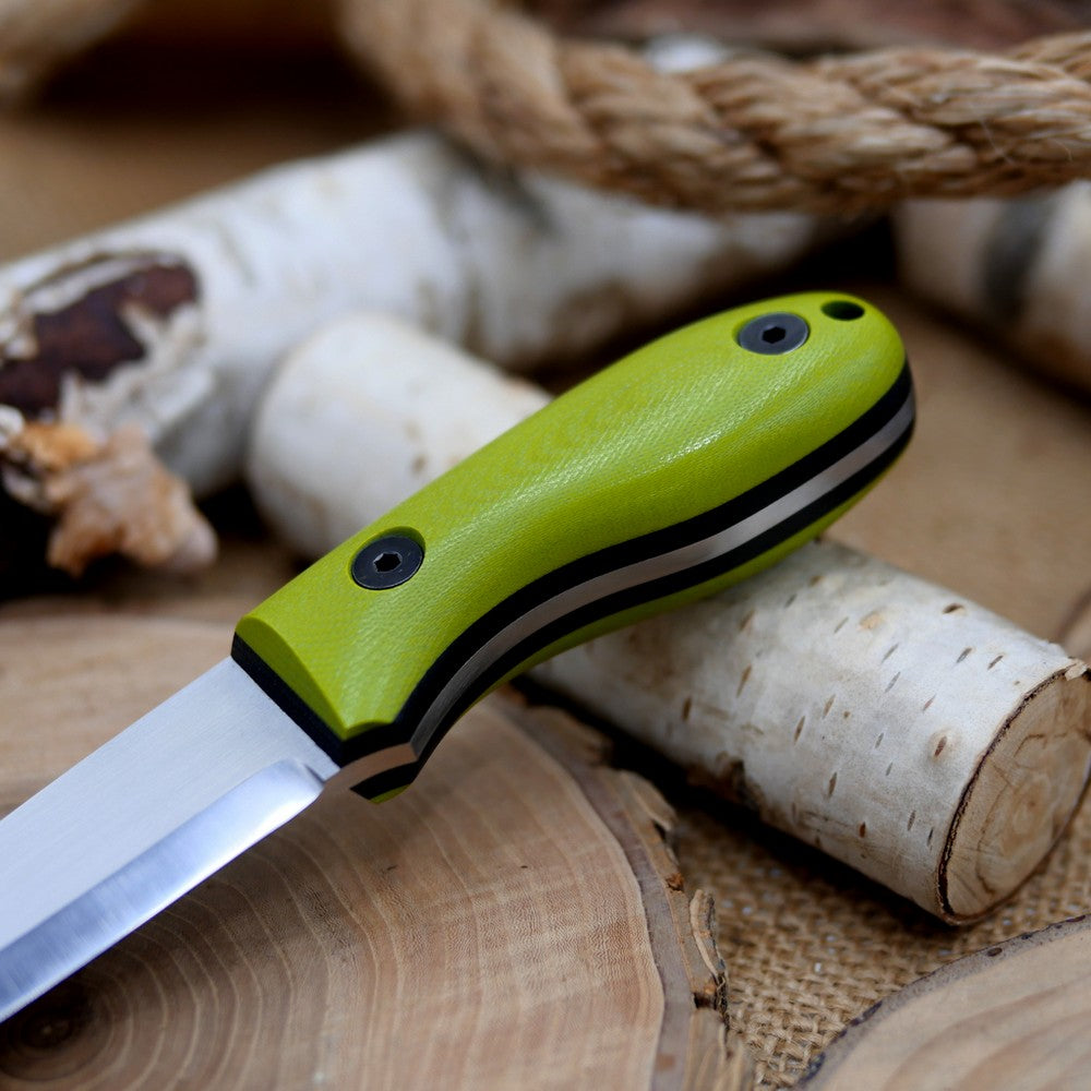 Walker [R]: 3V, Toxic Green G10, Black G10 Liners
